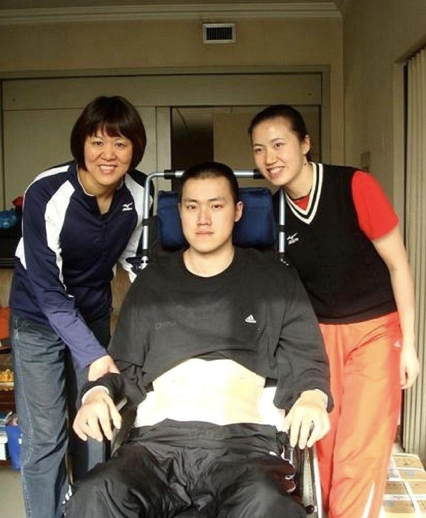 汤淼母亲改嫁的原因,汤淼父亲和母亲离婚了吗