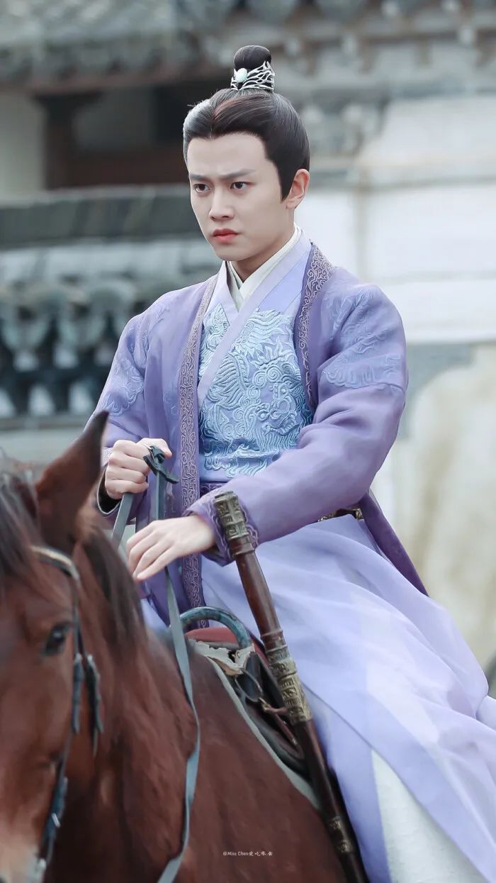 爱豆表格图任嘉伦,任嘉伦头像帅气高清粉色