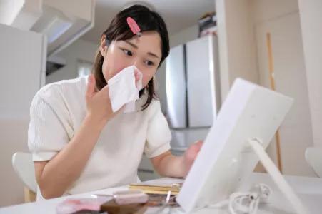 用加湿器蒸脸可以给脸补水吗,脸部干用蒸脸仪好使么