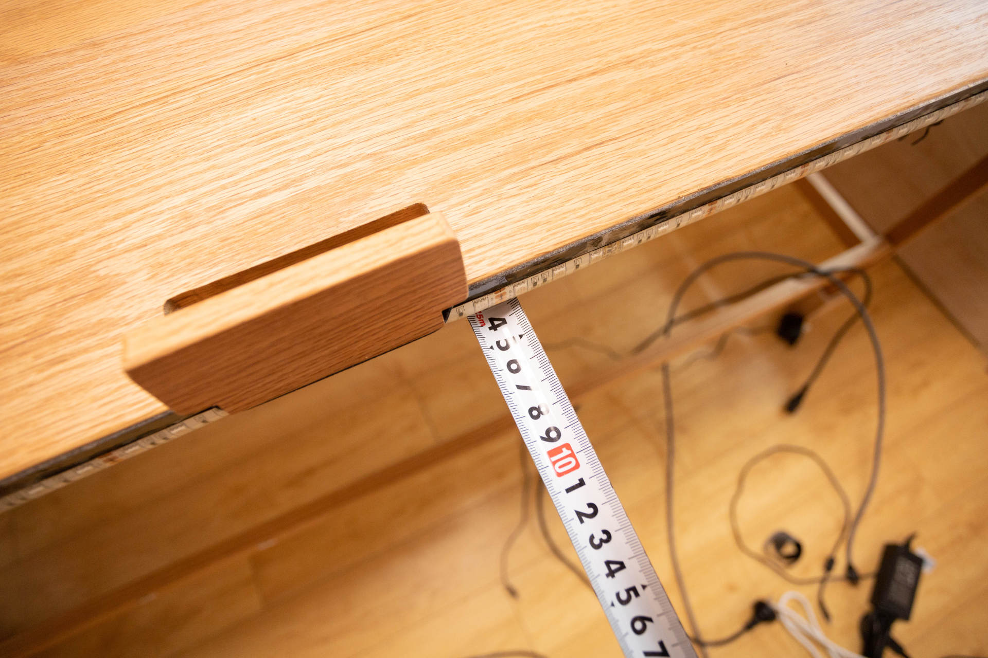 23.8英寸显示器桌面效果,桌面1.3米扩展显示器