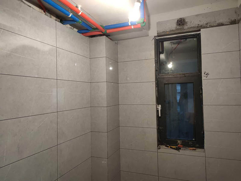 湛江霞山区卫生间墙面渗水维修,卫生间墙面瓷砖缝隙渗水怎么办