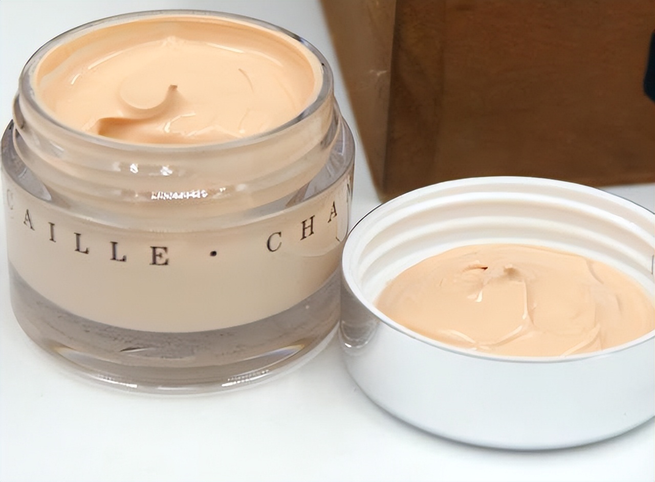 粉底液BB霜哪个保湿效果好,粉底液推荐油皮遮瑕持久不脱妆