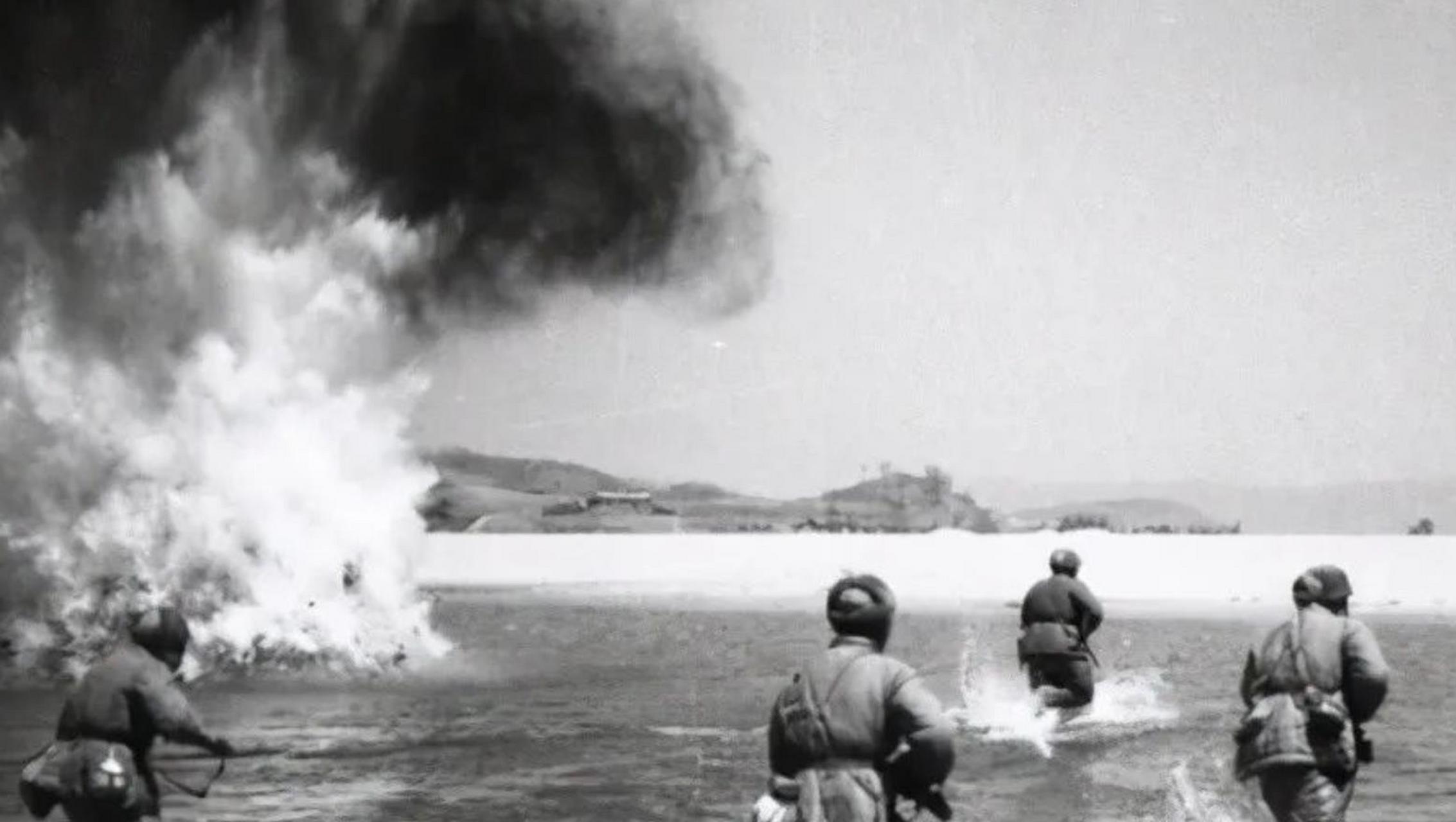 6万志愿军挤在江边,6万志愿军