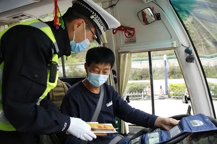 交通安保工作前24小时开展情况,小长假道路交通安保工作首日告捷