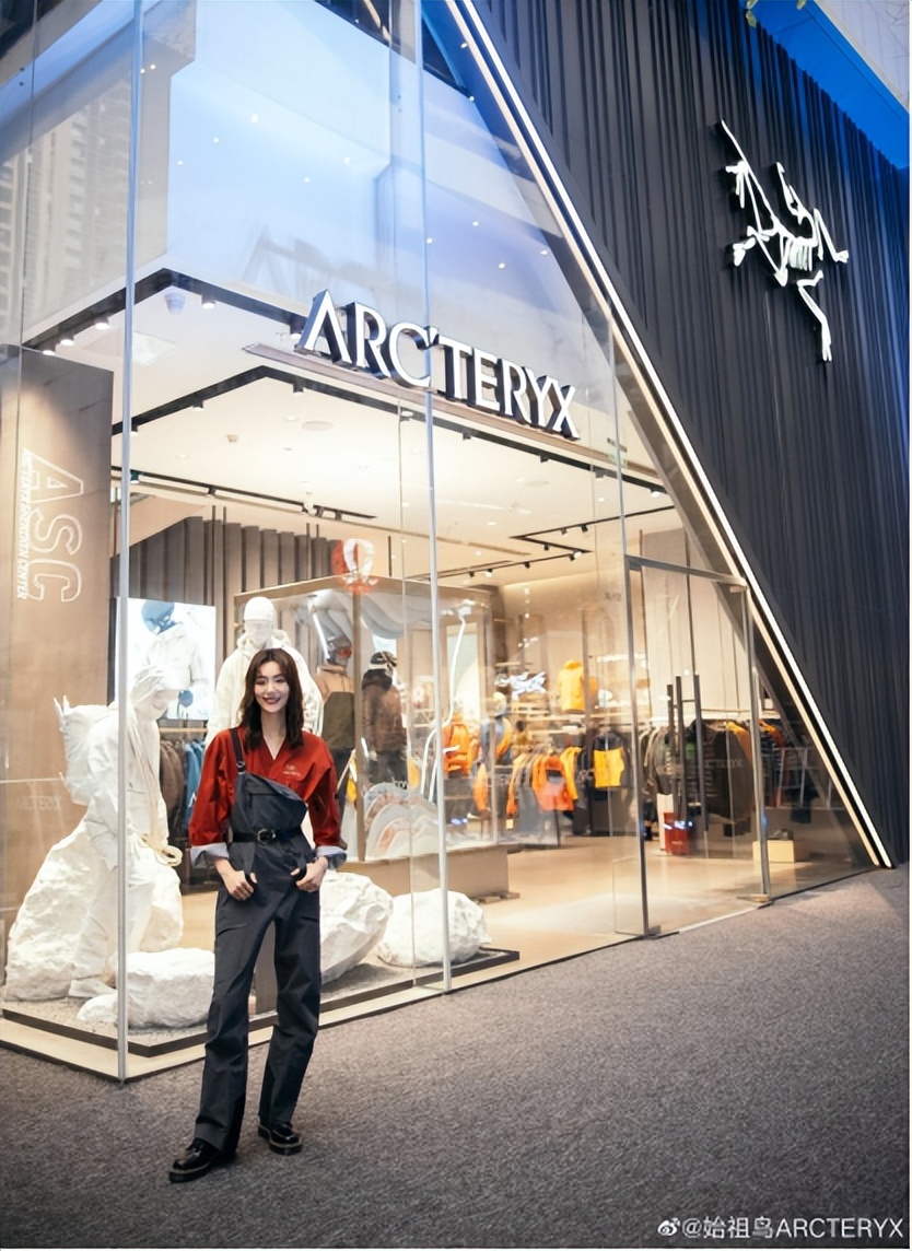 一件冲锋衣原价1200,一件冲锋衣卖到上万