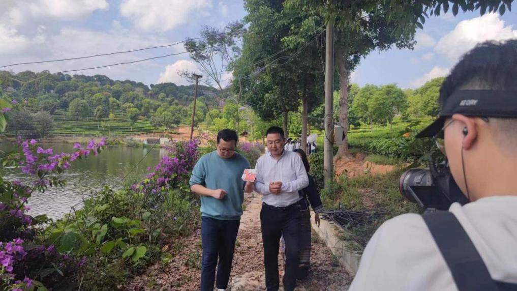 《镜头里的故事·云岭腾飞新时代》主题直播讲述云南省瞄准“三个定位”矢志跨越发展新成就