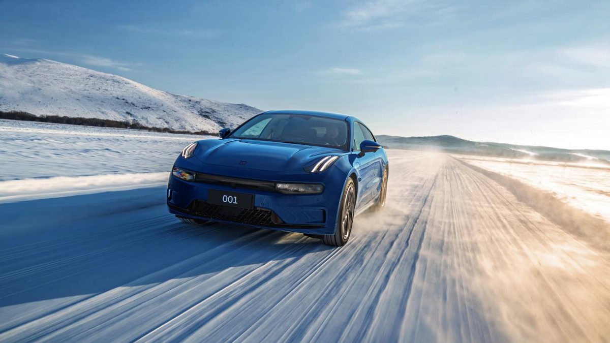 与其考虑掉方向盘的特斯拉，不如来看看极氪001