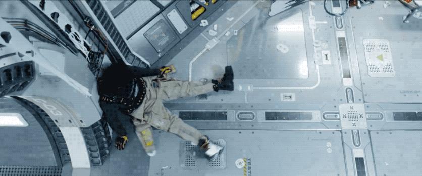 独行月球袋鼠踢沈腾露肚子片段,独行月球沈腾被袋鼠踢飞露肚子