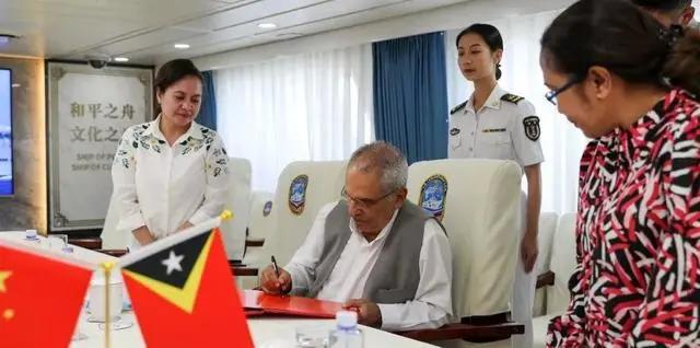 外国人评价和平方舟号医院船,和平方舟医疗船台湾评论