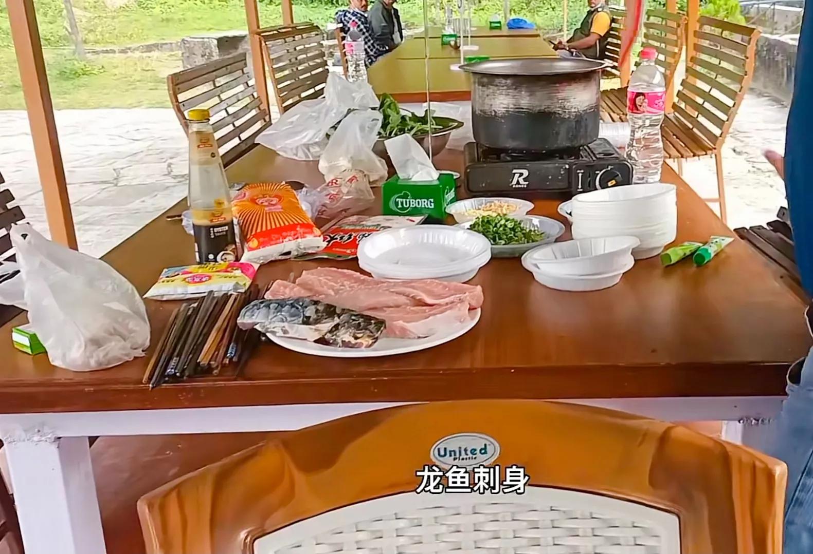 尼泊尔：铁打的别墅 流水的网红 你方唱罢我登场 分分合合又一年