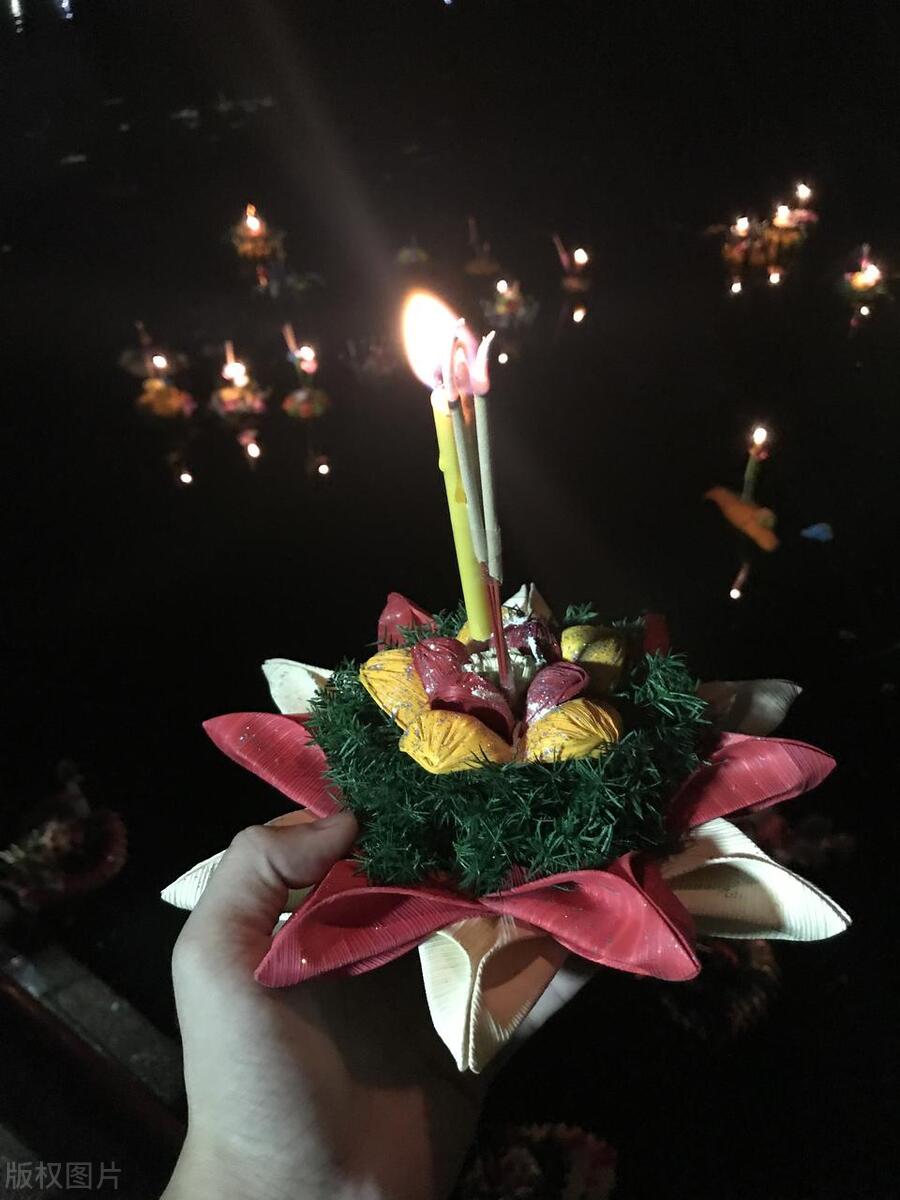 肯定是假的吧！泰国是全球最友善的国家，适合华人居住学习工作