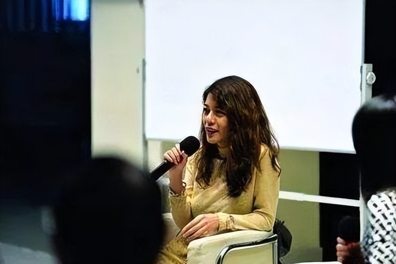 “复旦女神”陈果：从万人追捧到跌落神坛，她到底做错了什么？