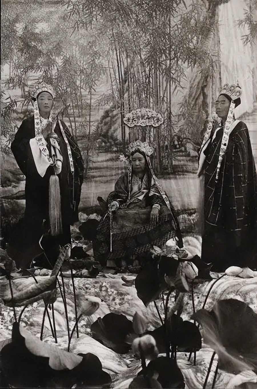 李莲英墓被打开完整视频,1966年李莲英墓被发掘