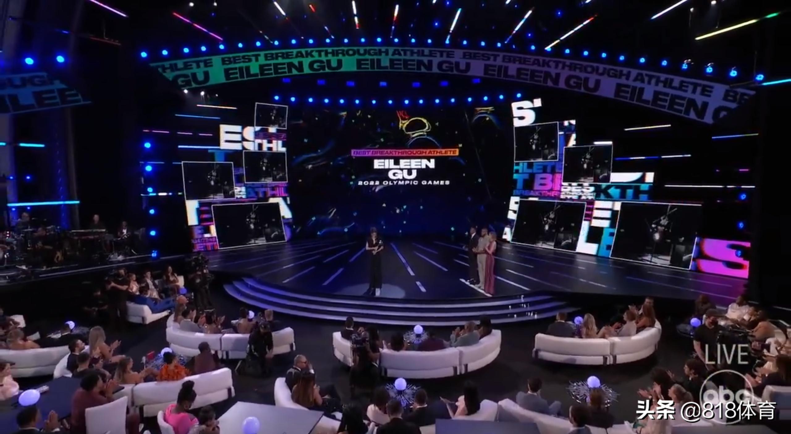 孝顺!谷爱凌美国体坛奥斯卡获奖,致谢86岁奶奶和母亲,秀一波中文