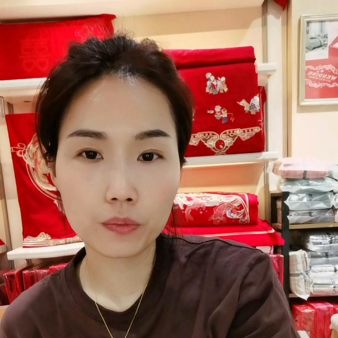 喜欢床品四件套的女人是什么性格,注重床品品质的女人是什么样子