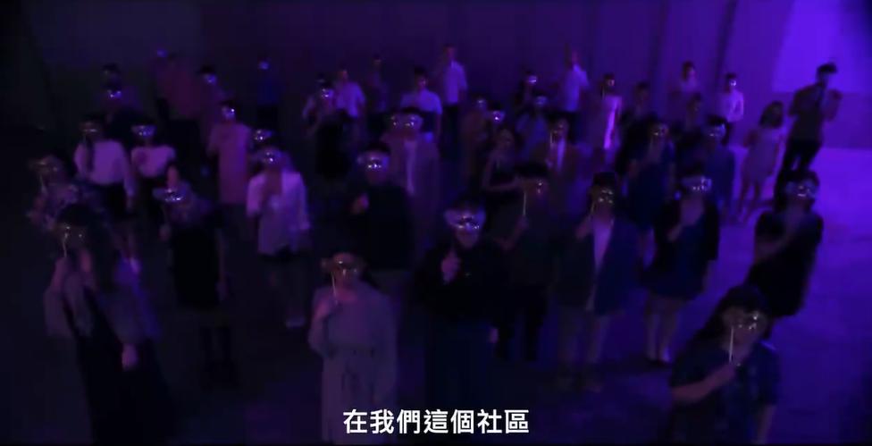 曾靠性感封神的她，又带着大尺度回归了