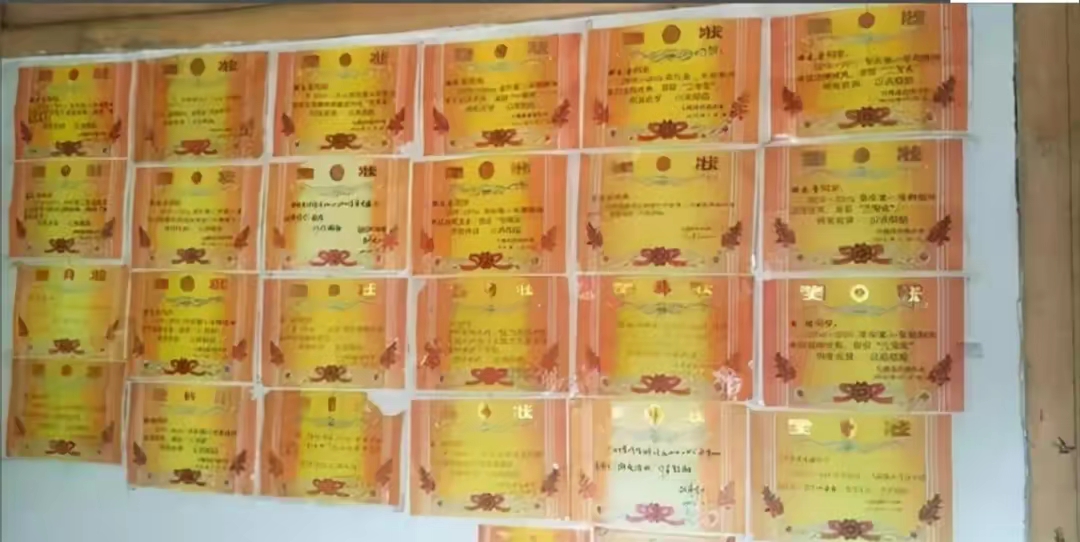 99年四川小伙和两个女孩相识5天，男孩苦寻19年：我做梦都想你们