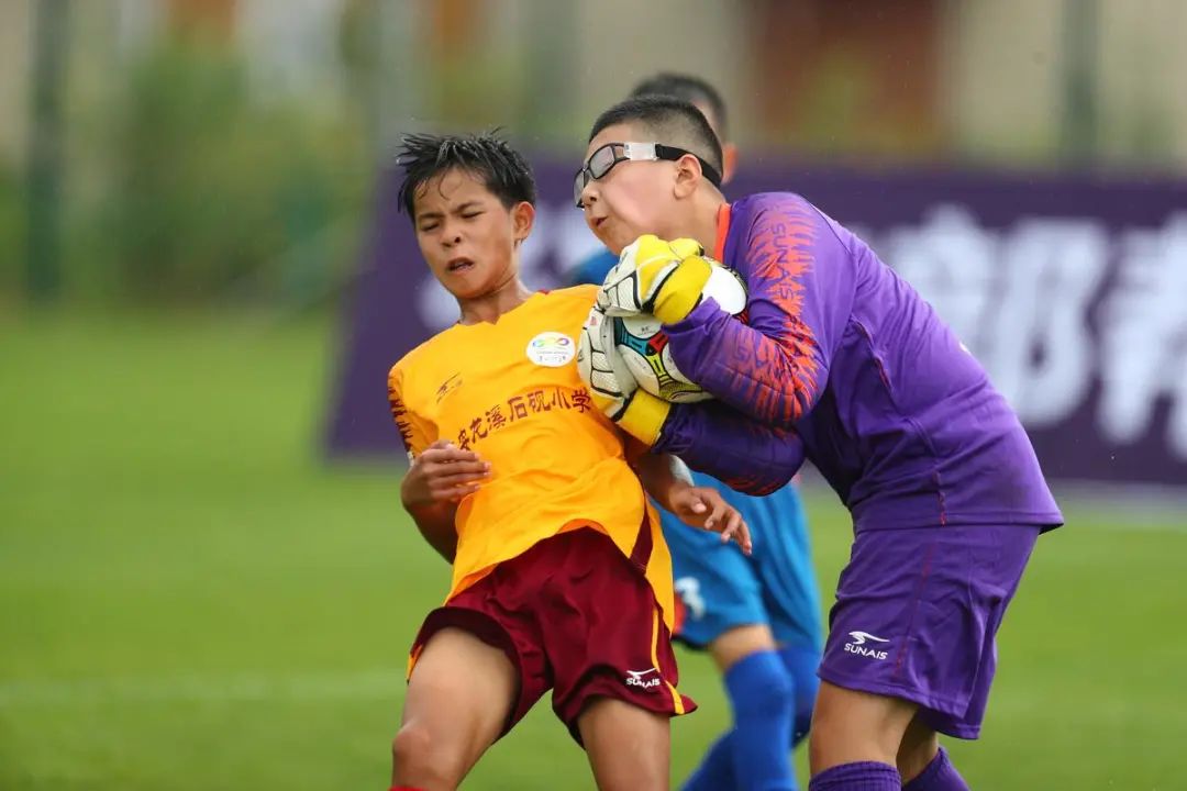 赢了！北京警察与来自贫困山区的小“C罗”们……