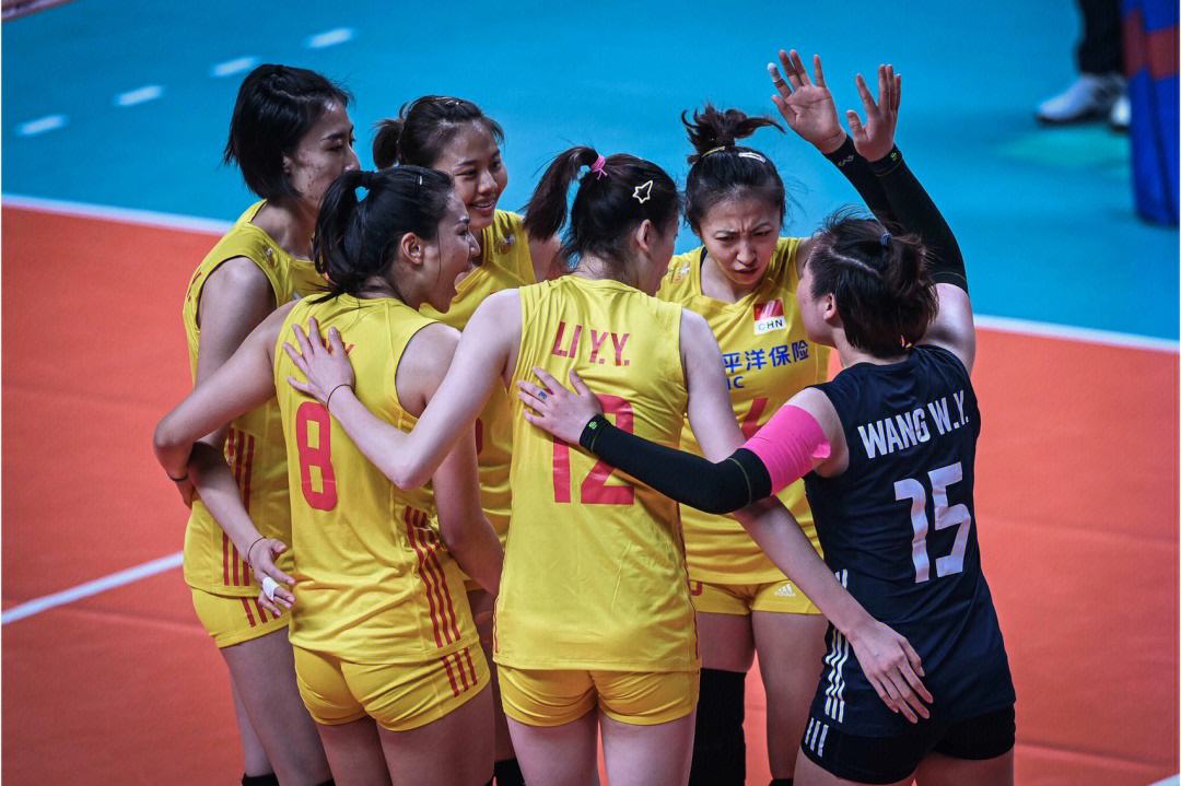 女排对阵荷兰王梦洁救球,中国女排3比0阿根廷女排王梦洁