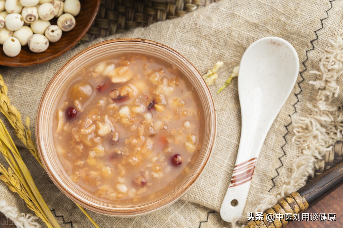脾胃是长寿的根本！2个经典食疗方，健脾祛湿、滋阴润脾