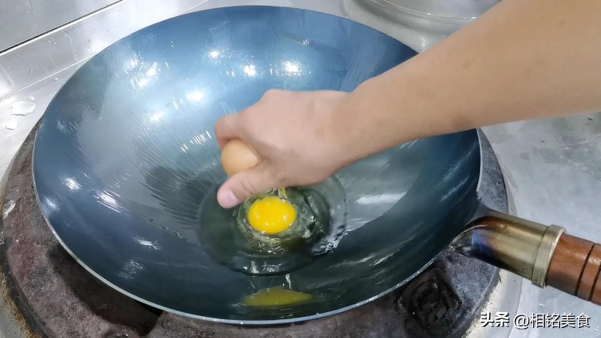 新铁锅怎样开锅小妙招视频,不粘锅的铁锅最佳开锅方法