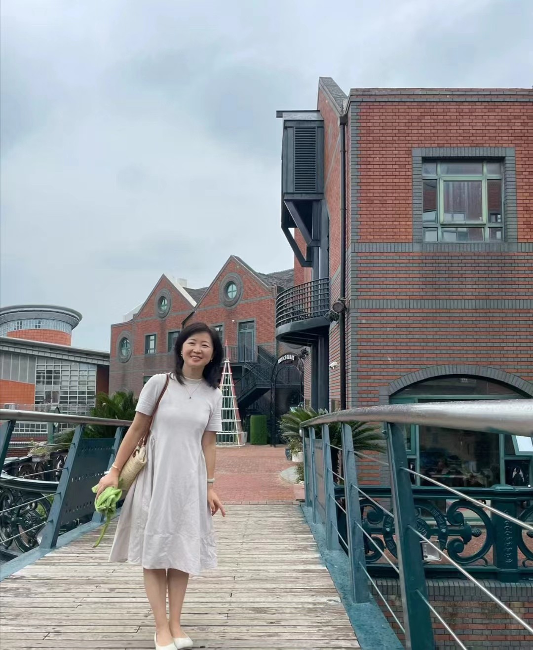 适合50岁女人的发型减龄又洋气,50岁减龄发型女2020流行发型