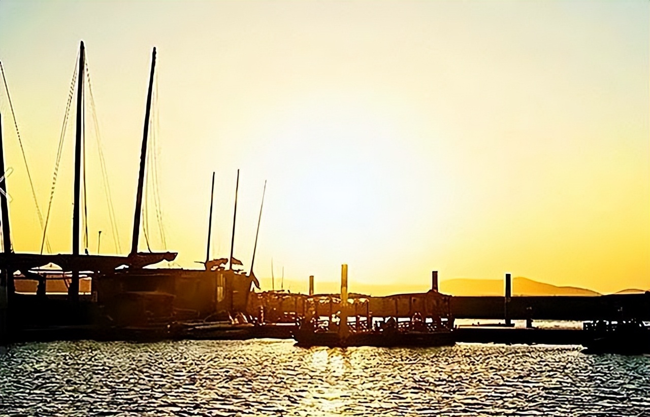 东海渔民发现空无一人的游轮,18年一渔民在东海发现豪华游轮