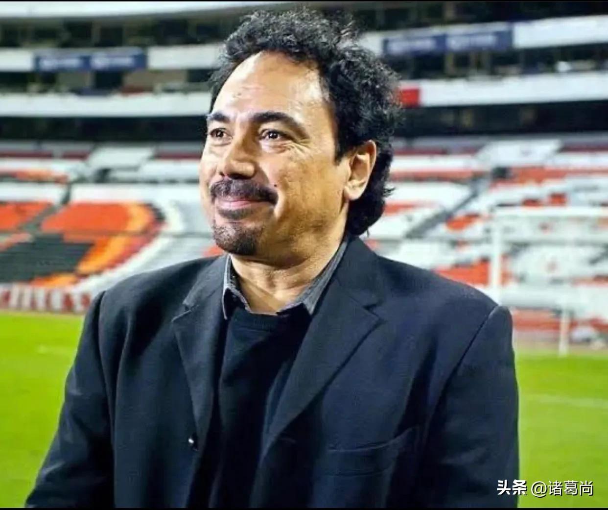 八次金球奖八次世界足球先生,五个金球奖得主