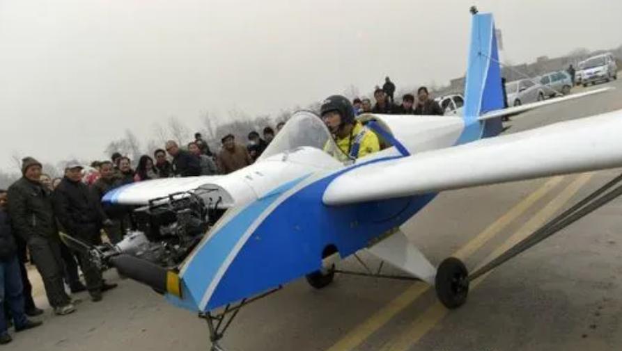 大学生自制飞机起飞,大学生自制轻型飞机