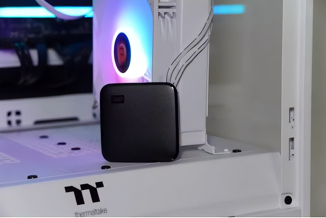 西数移动硬盘新款和老款怎么区分,西数wdelements1000g移动硬盘