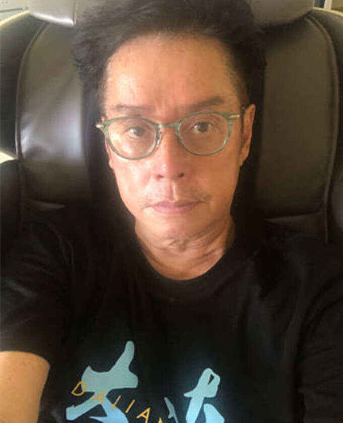 黄日华在香港明星足球队的分量,香港明星足球队黄日华踢人视频