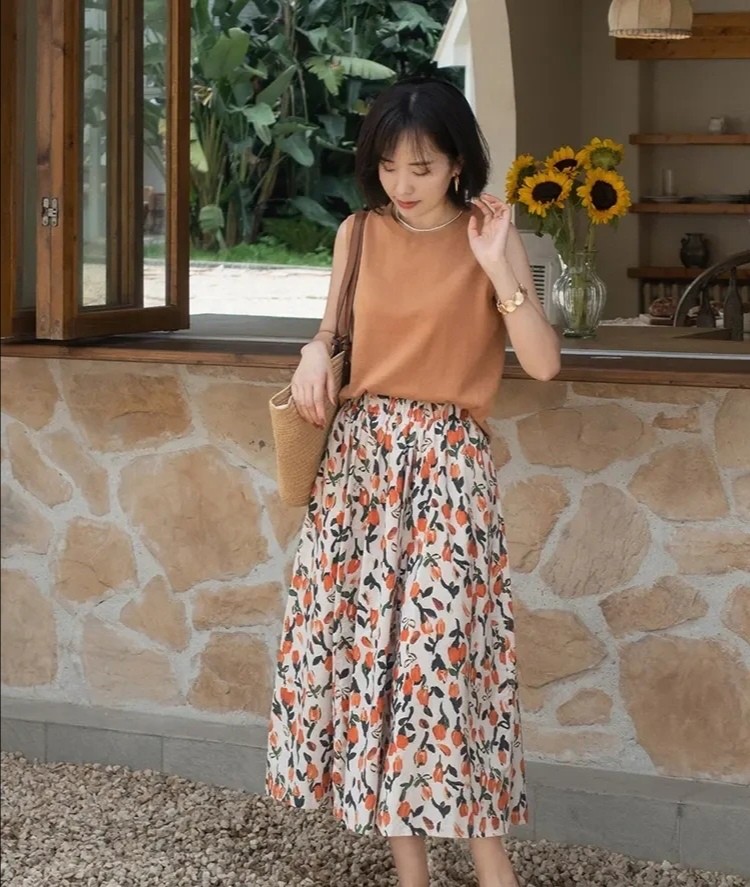 女人老了留长发还是短发好,55岁以后的女人留长发还是短发好