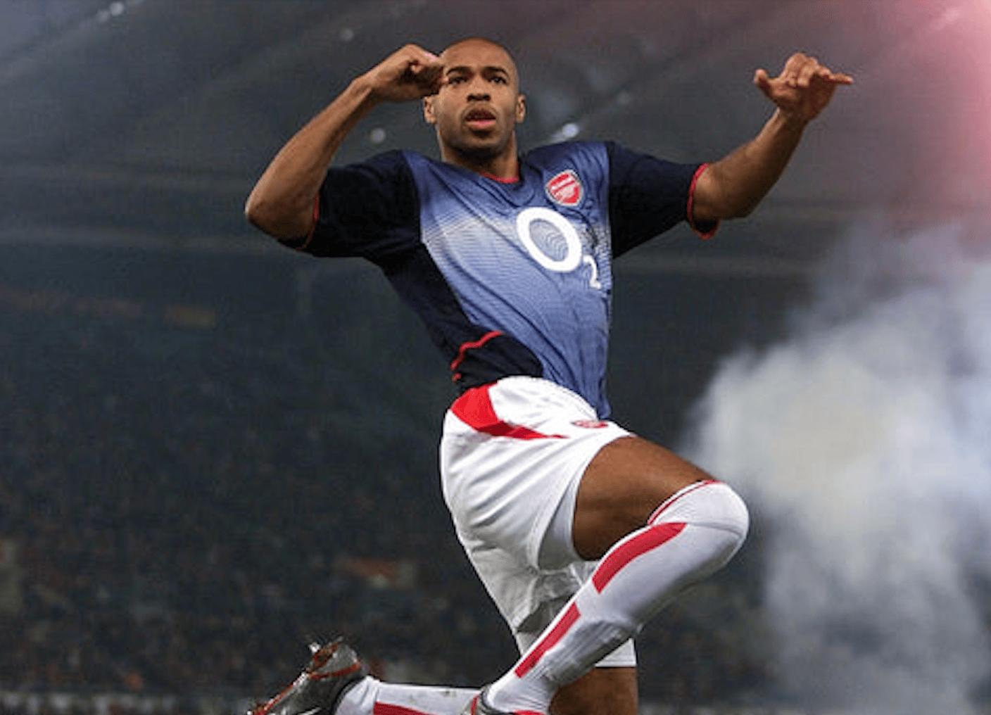 比黑丝更好看！破洞，超短，过膝，叠穿，足球袜有哪些个性穿法？