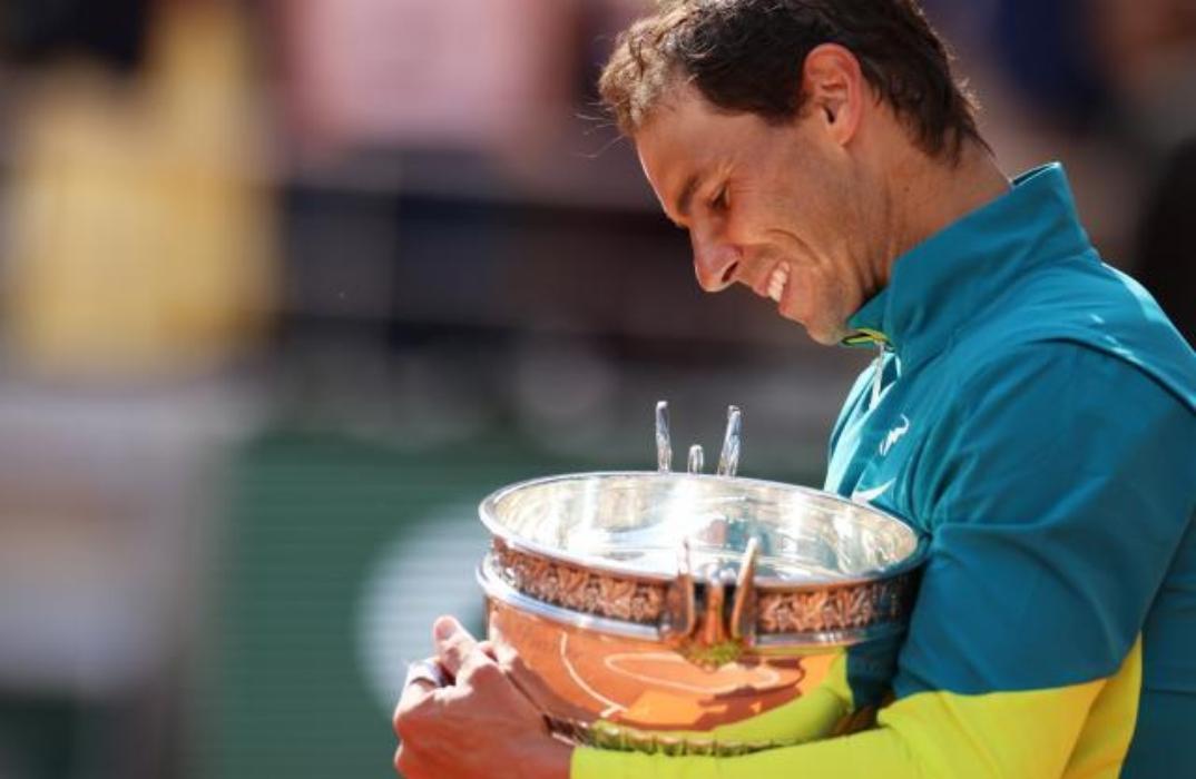 纳达尔从红土到硬地全面统治,纳达尔绑发带