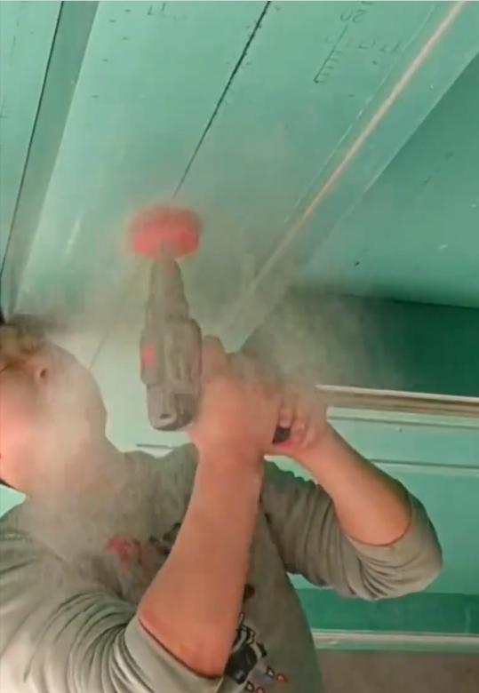 天花孔开大怎么解决,天花板开错孔补洞方法