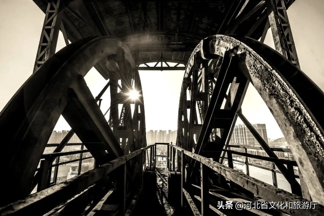 海鲜、瓷器与钢铁……被低估的“河北第一城”，到底有多猛？