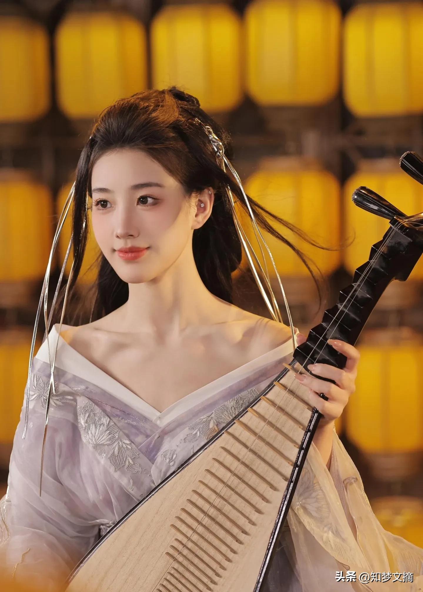 我攻略夫君多年无所不用其极冰霜高洁的圣女、清纯幼真的青梅