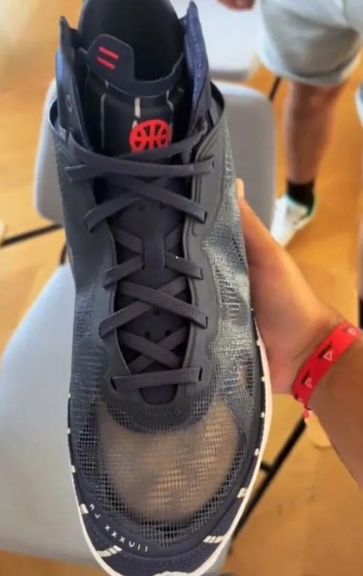 耐克乔丹联名款aj经典款黑白低帮,耐克KD15球鞋