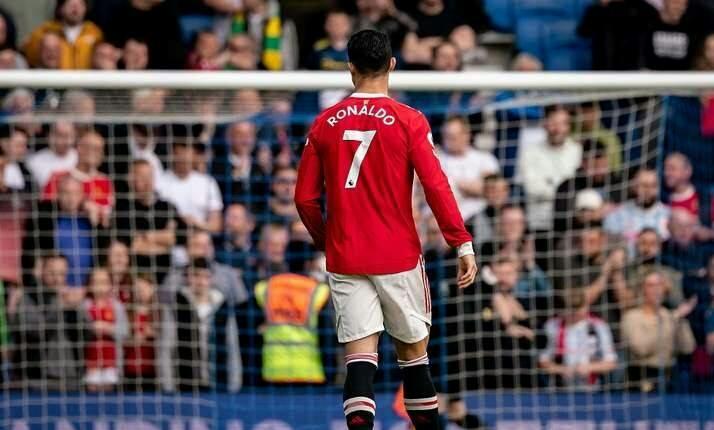 梅西世界杯淘汰赛数据与c罗对比,c罗对战梅西的世界杯比赛回放