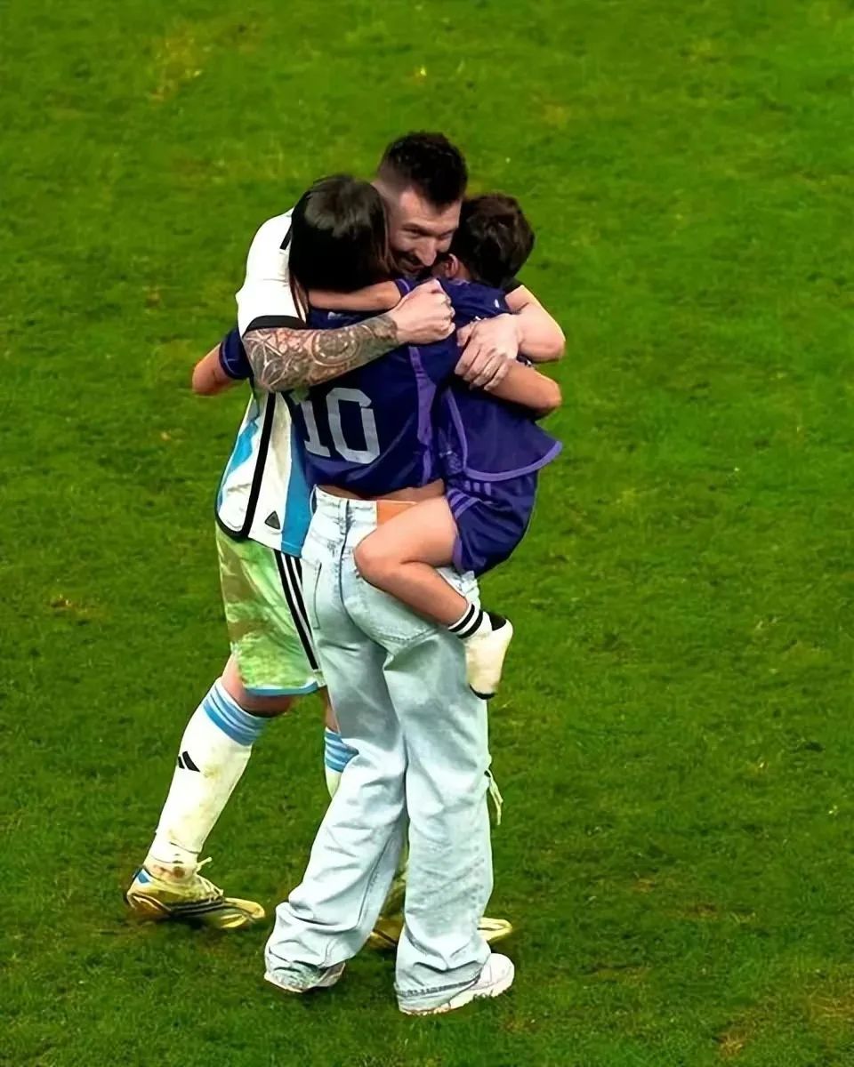 阿根廷夺冠梅西拿奖杯,阿根廷夺冠之路梅西的表现