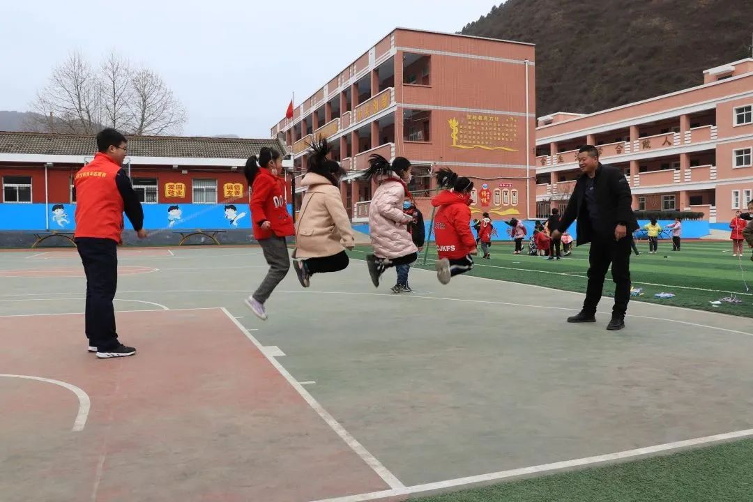 宝鸡共青团志愿者,助力乡村振兴公益创投志愿服务