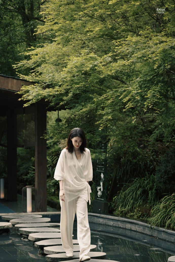 张小斐成名前后对比衣品,好事成双张小斐衣品