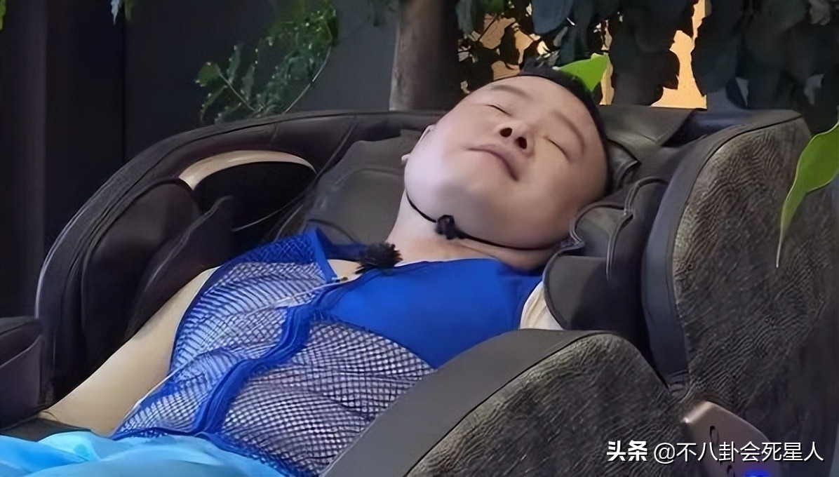 闭着眼赚钱,闭着眼睛把钱挣了搞笑片段