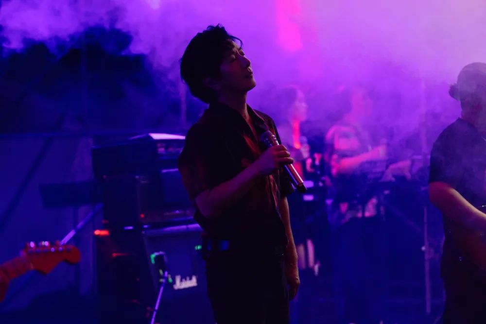 “年轻人眼里全是光！”3万音乐迷汇聚大渡口