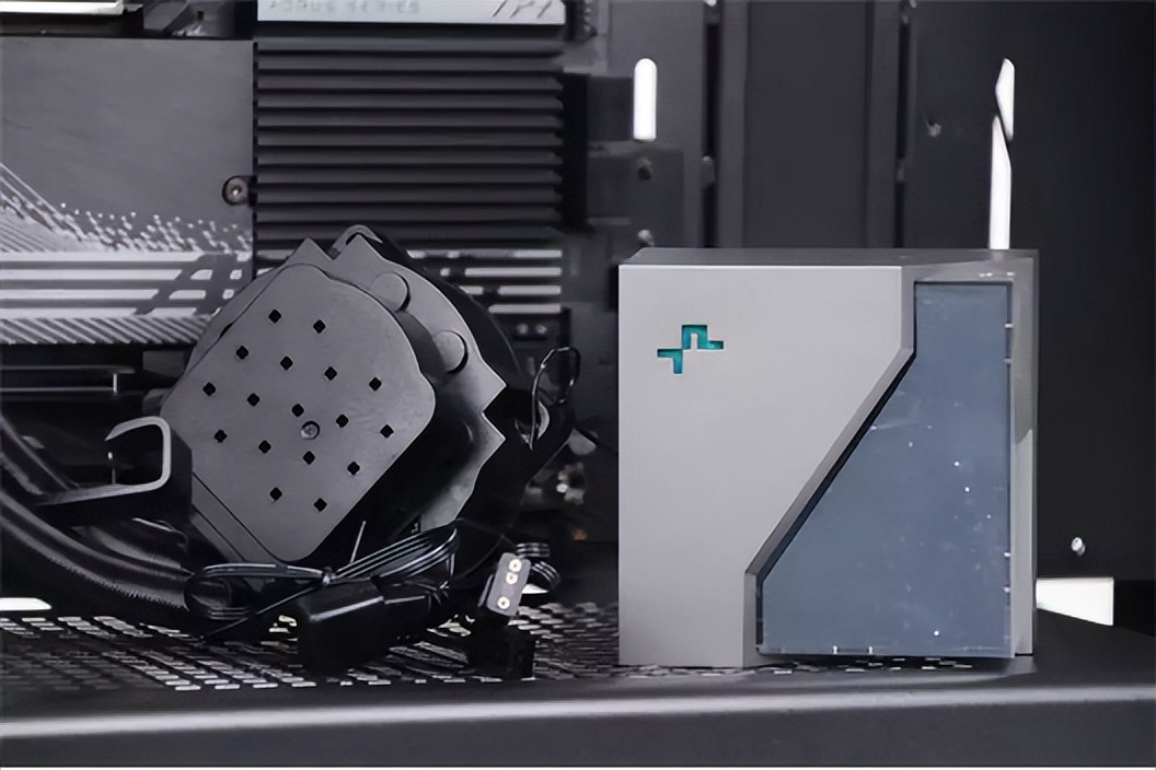 技嘉x670和b650主板区别,技嘉x670小雕支持固态pcie5.0