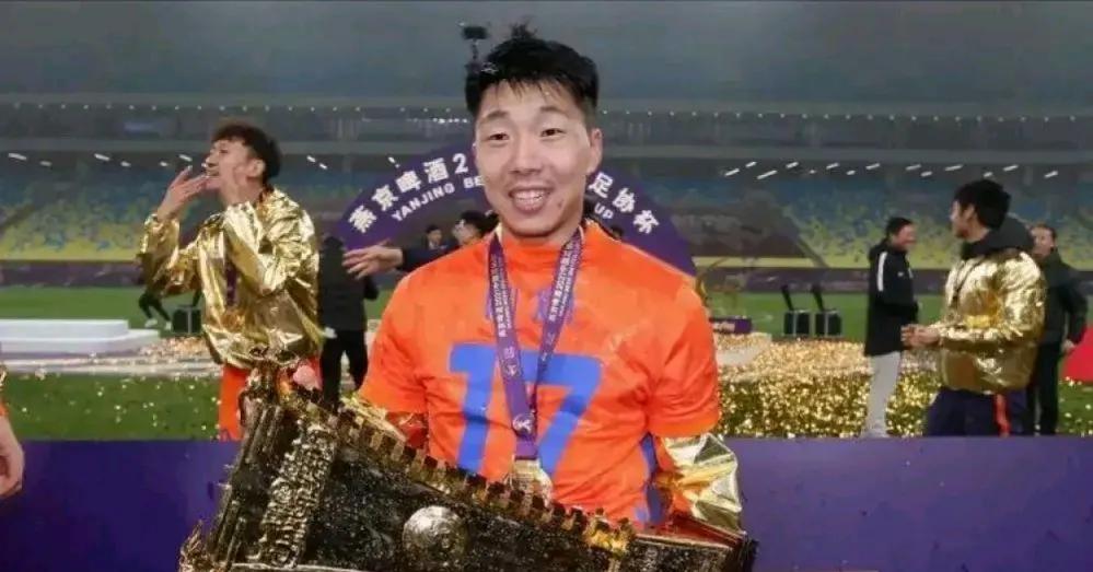 中国足球变天,中国足球要不要换人