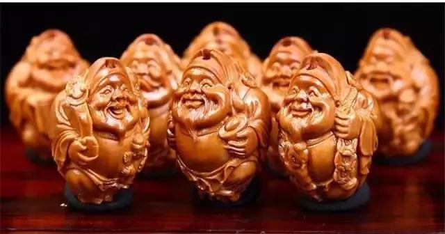 佛手雕件的寓意和象征,翡翠常见的雕件及寓意