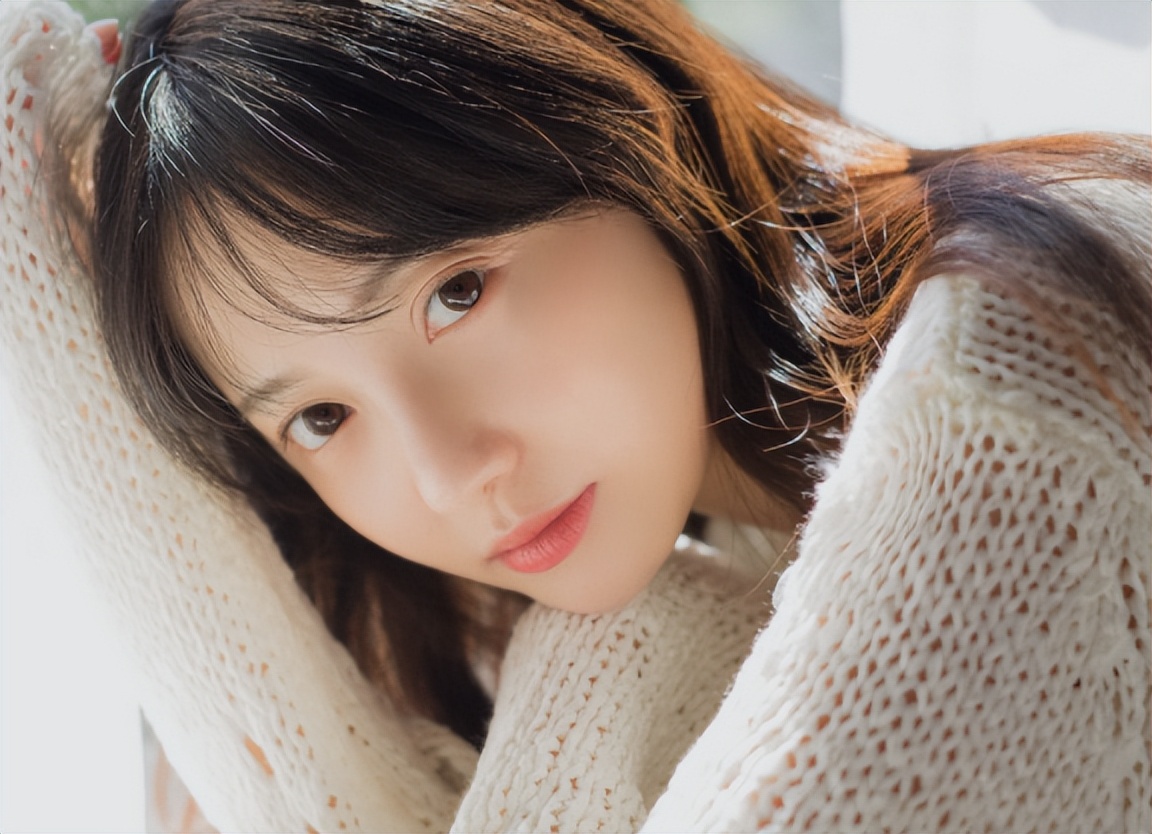 女性臀部两边凹陷代表什么,臀部两侧凹陷怎么能练圆润最有用