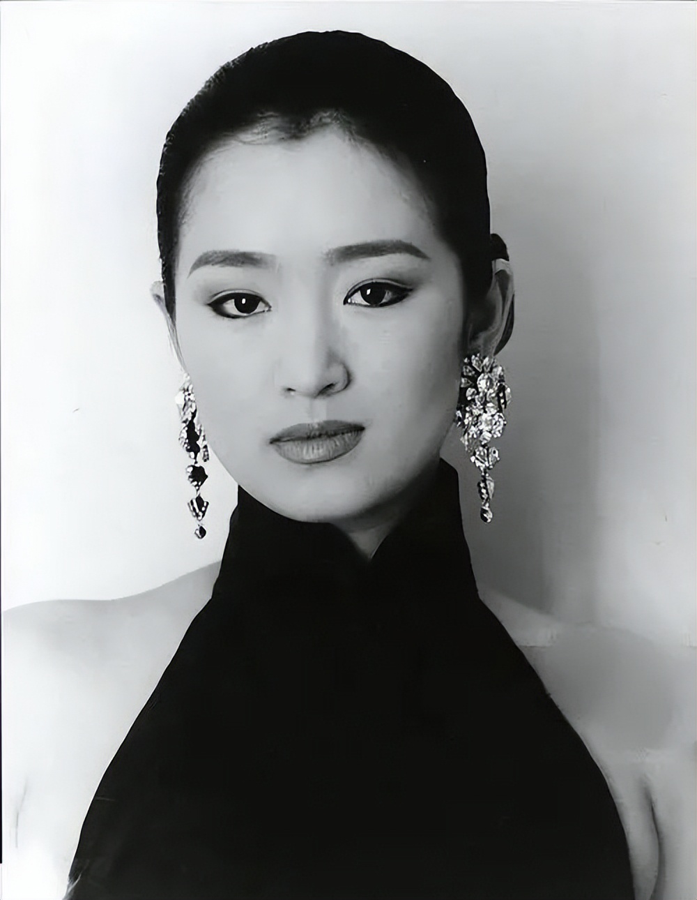 盘点鼻子超好看的5位女星,塌鼻子的女星有哪些