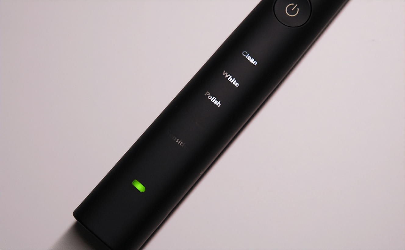 欧乐b电动牙刷p3000和p4000哪个好,飞利浦电动牙刷hx9912和hx9911对比